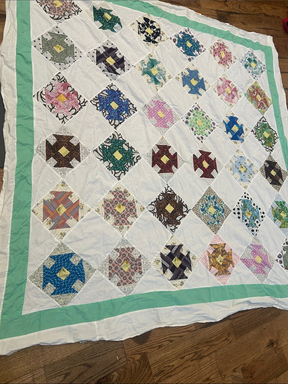 Handmade Patchwork Quilt with Mint Green Border - Picture 1 of 9